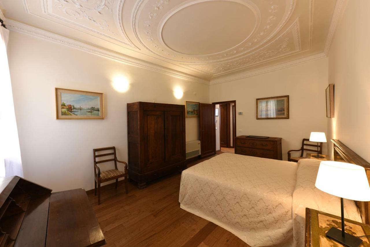 Le Due Corone Bed & Breakfast Venesia Bagian luar foto